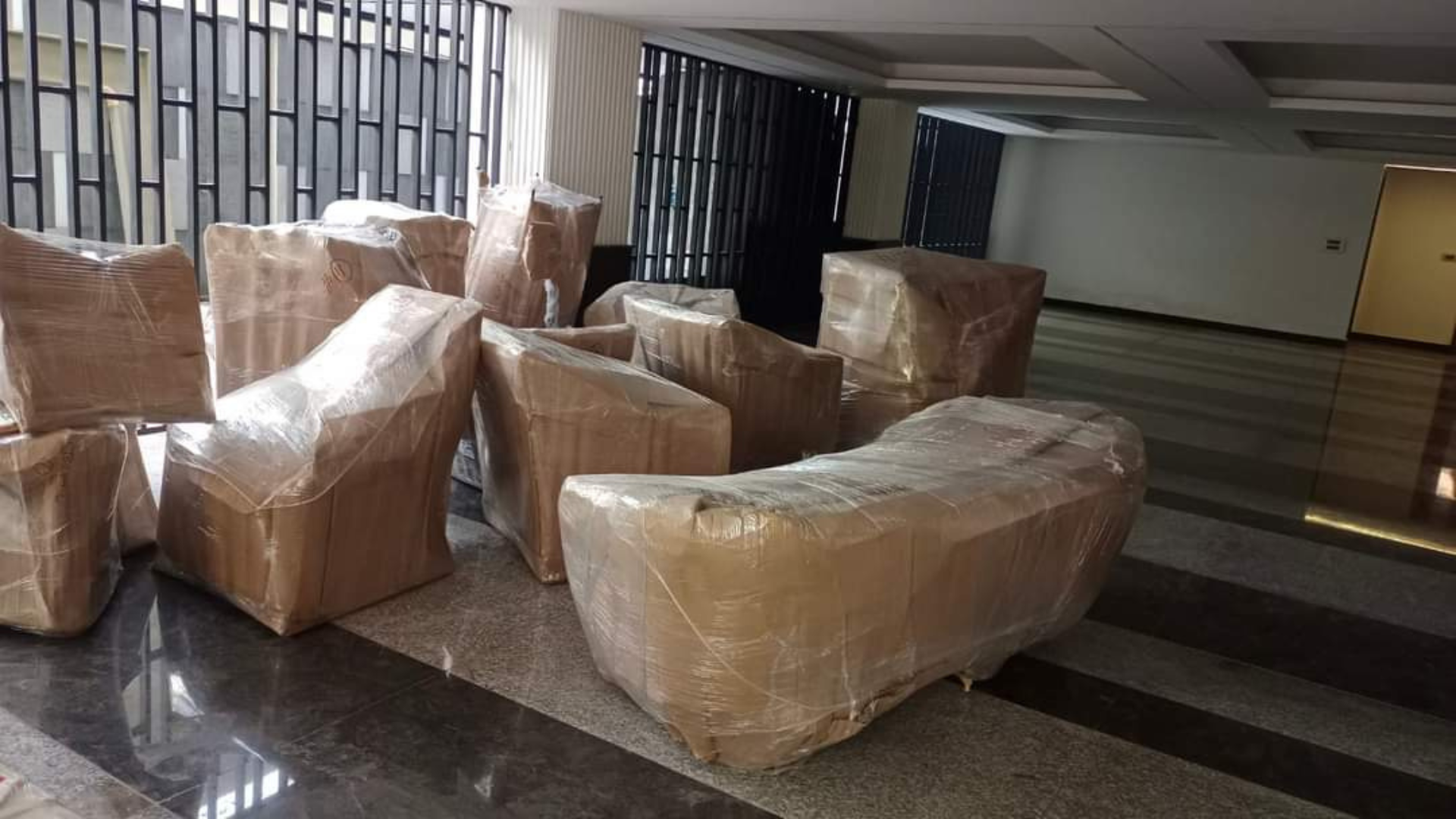 leo packers and movers